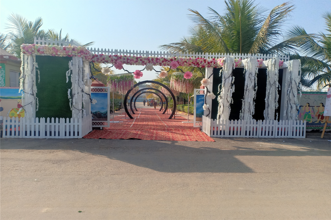 Gate Decoration